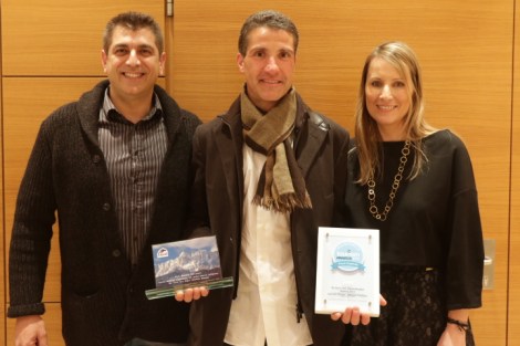 Από αριστερά: Μανώλης Μαυροειδής, Brand Manager The North Face, Βασίλης Τζουμάκας, Τεχνικός Διευθυντής The North Face Zagori Mountain Running, Χριστίνα Δούμα, Υπεύθυνη Επικοινωνίας & Δημοσιών Σχέσεων ΧΗΤΟΣ ΑΒΕΕ Credit: Λουκάς Χαψής